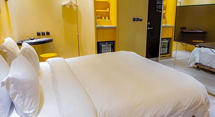 All-Ur Chain Boutique Motel