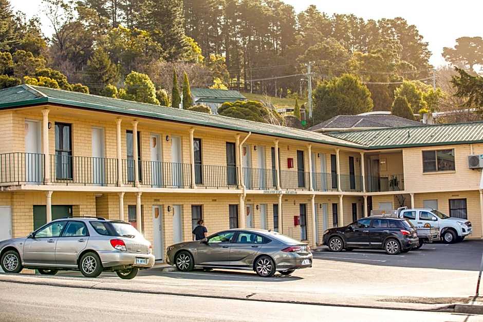 Nightcap at Riverside Hotel