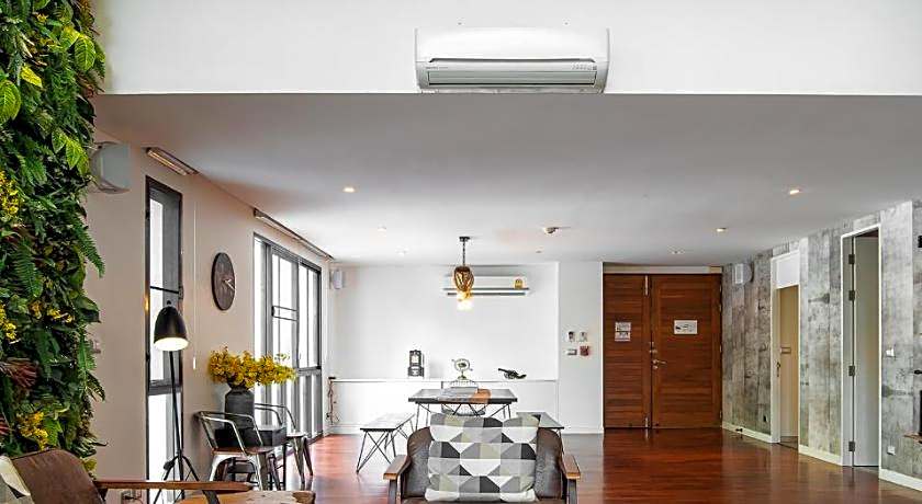 Benviar Tonson Residence