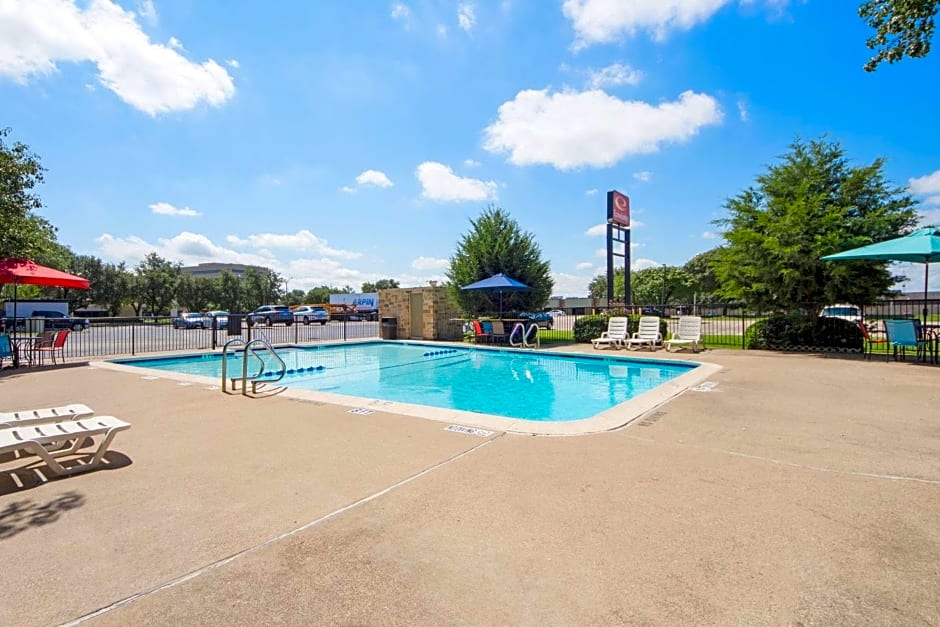 Econo Lodge Airport I-35 North