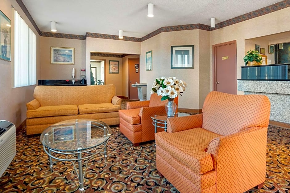 Econo Lodge Inn & Suites Forest