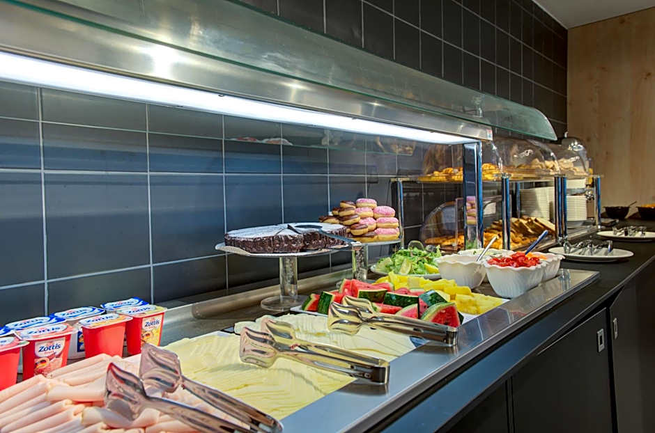 IKYK Hotel- IK Collection