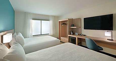 Queen Room with Two Queen Beds - High Floor