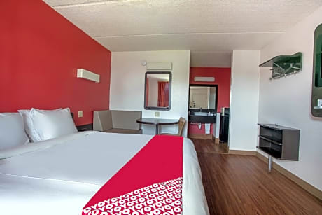 1 Bedroom Apartment with Kitchen