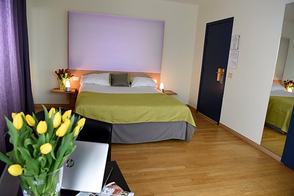 Hotel 322 Lambermont Brussels