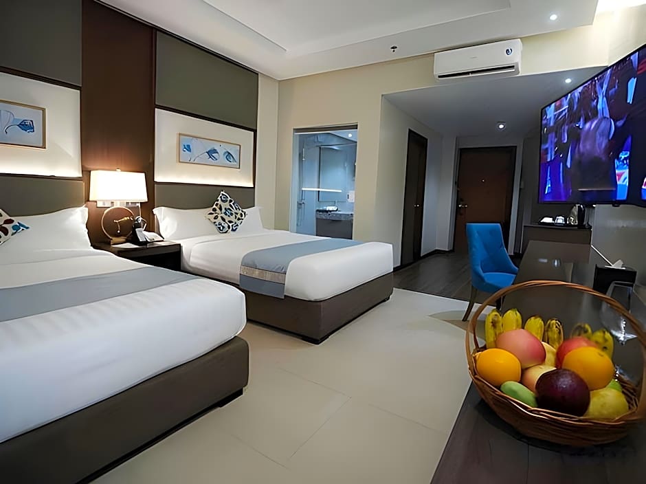 J7 Plaza Hotel