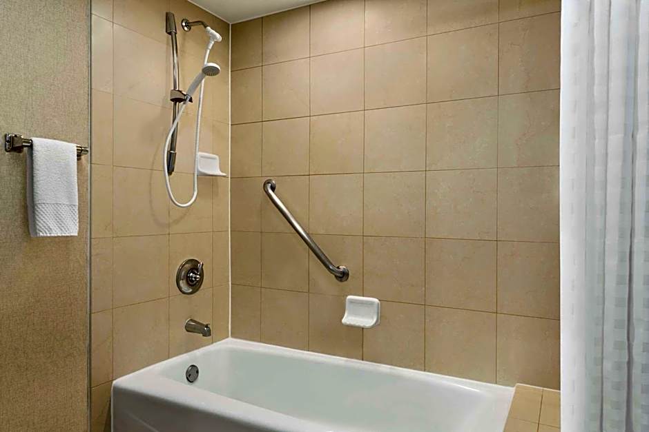 Embassy Suites By Hilton Hotel Phoenix-Tempe