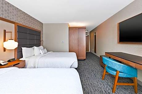 Guest room, 2 Queen, City view