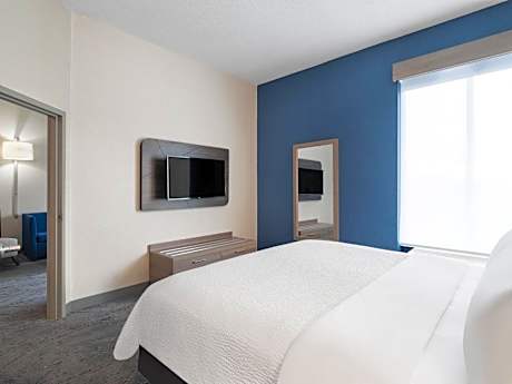 One-Bedroom King Suite