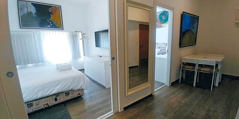 Begin19 Apartments & Hostel