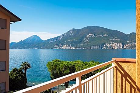Double or Twin Room with Partial Lake View