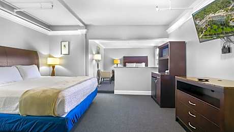 Classic Quadruple Room