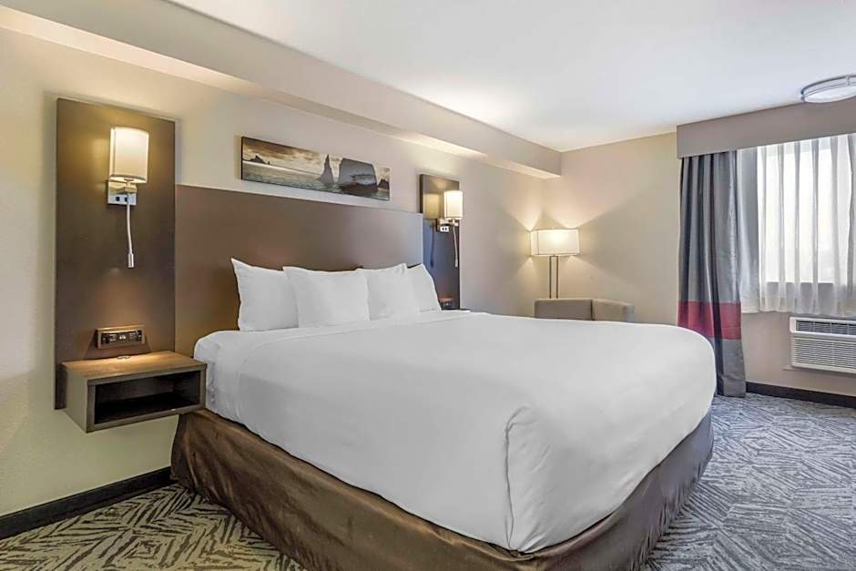 Comfort Inn & Suites Pacific - Auburn