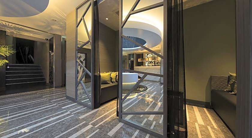 Hotel In The Green (Adult Only)