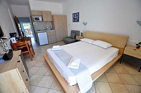 Triple Room with Sea View