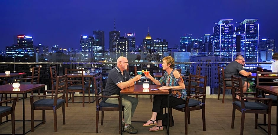 Central Palace Hotel