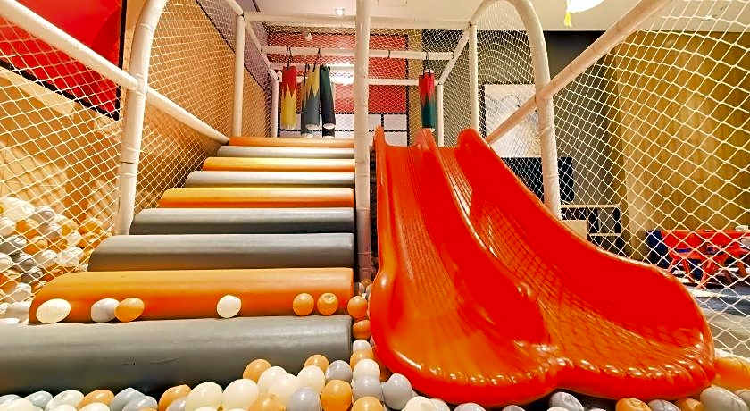 DoubleTree by Hilton Ningbo Beilun China