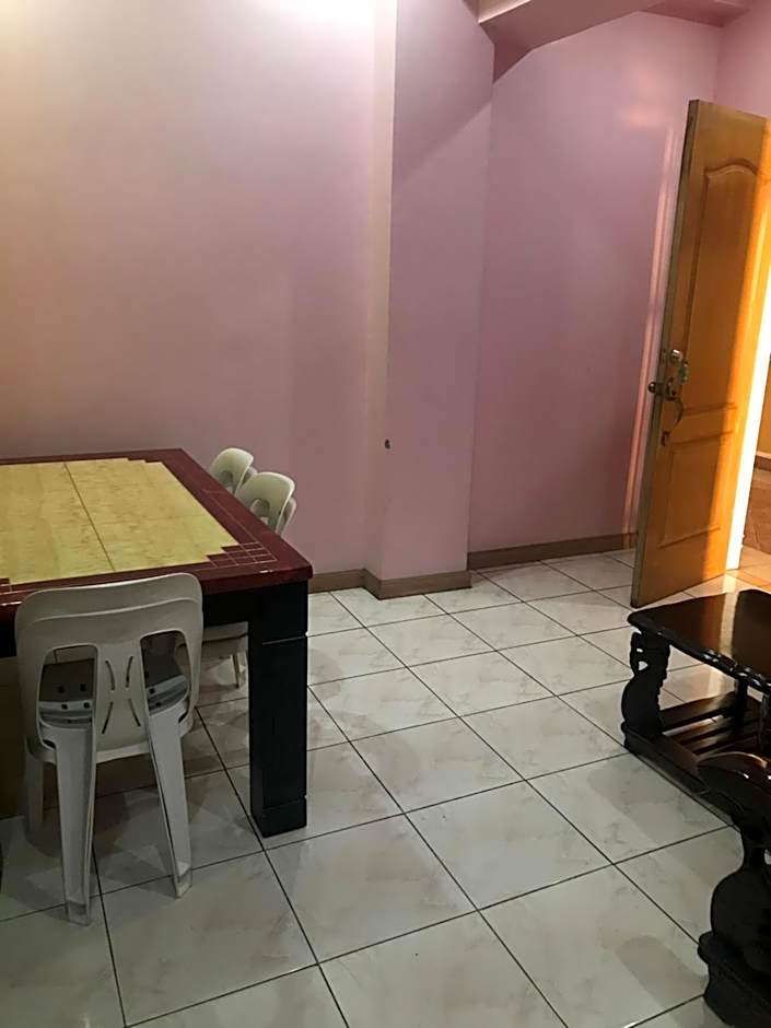 ASHBURN'S TRANSIENT BAGUIO - 3rd to 5th floor BASIC SLEEP and GO Accommodation, WITH PARKING, NO ELEVATOR