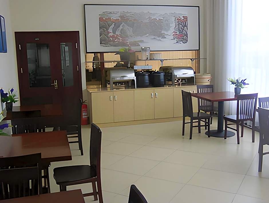 GreenTree Inn Heze Railway Station Hotel