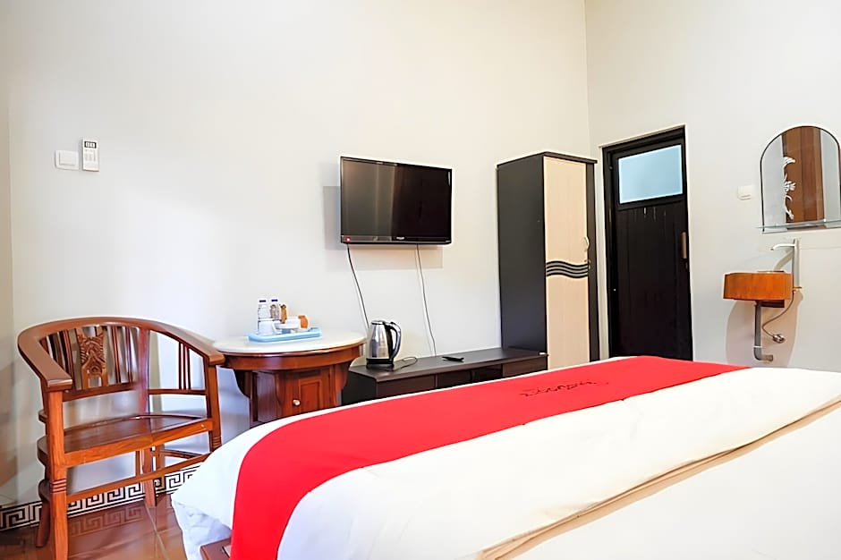 RedDoorz Syariah near Menara Kudus