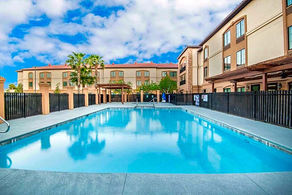 La Quinta Inn & Suites by Wyndham Las Vegas Airport South