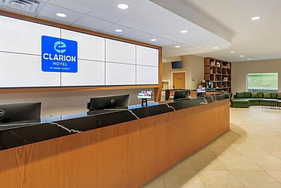 Clarion Lakeside Inn & Conference Centre