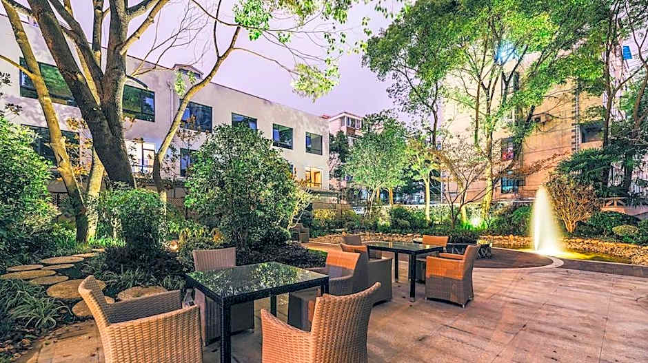 Atour Hotel Dalian Lvshunkou