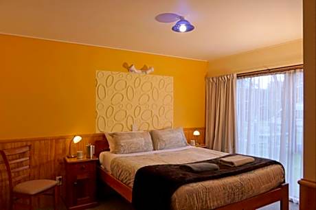 Two Bedroom Motel -Queen Beds