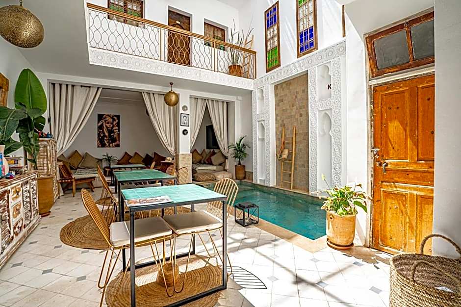 Riad Larbi Khalis