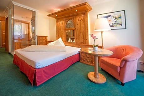 Queen Room with Balcony