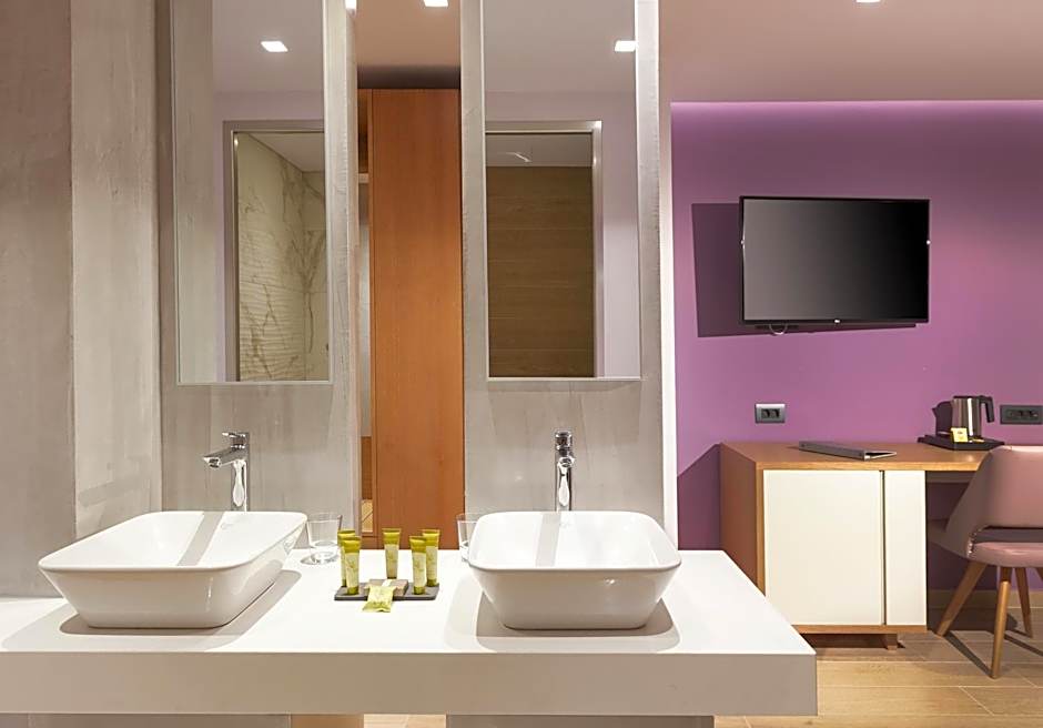 Blue Lagoon City Hotel