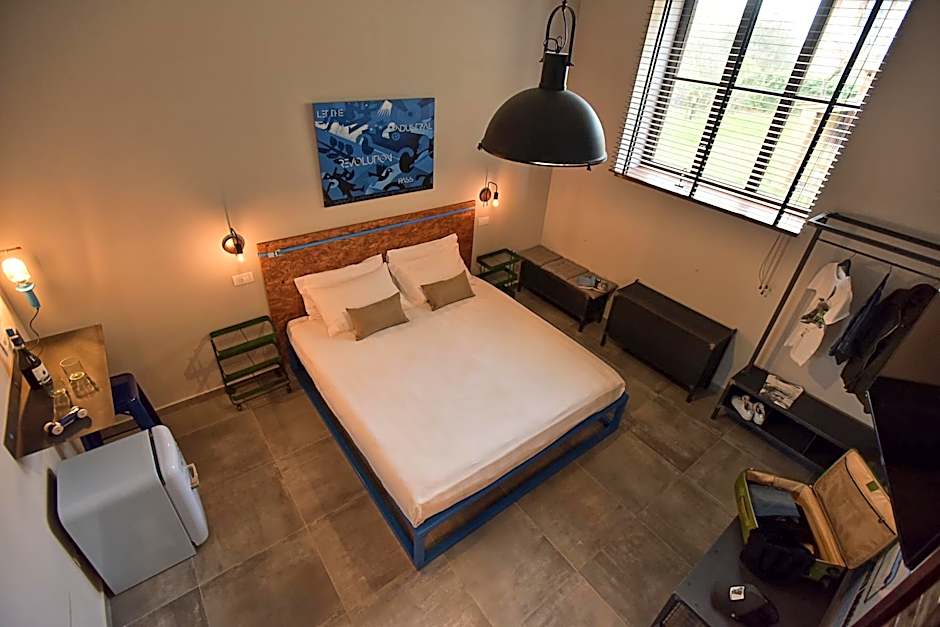 GARAGE47 Storica Officina Meccanica LOFT B&B iN PIENZA