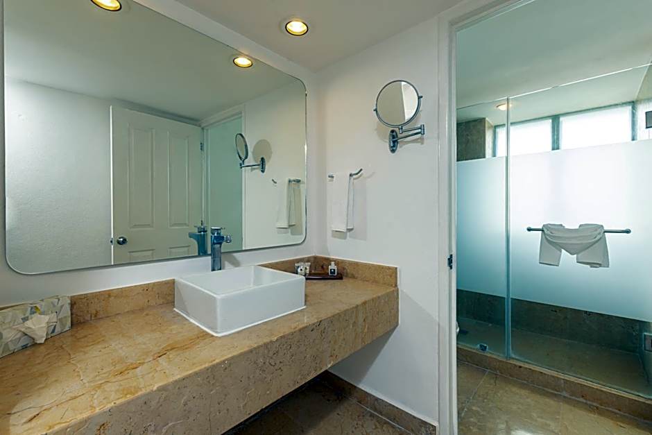 Tesoro Ixtapa Beach Resort