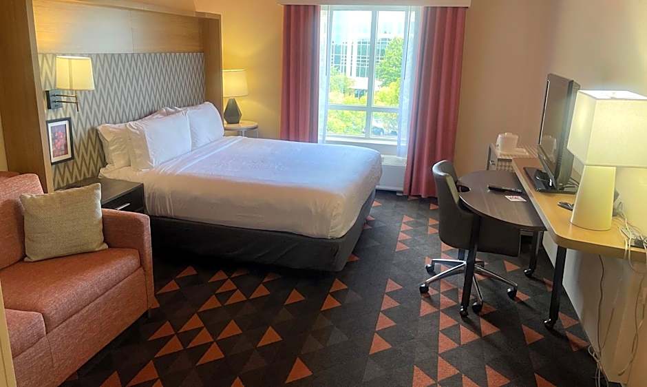 Holiday Inn Atlanta - Gas South Arena Area by IHG