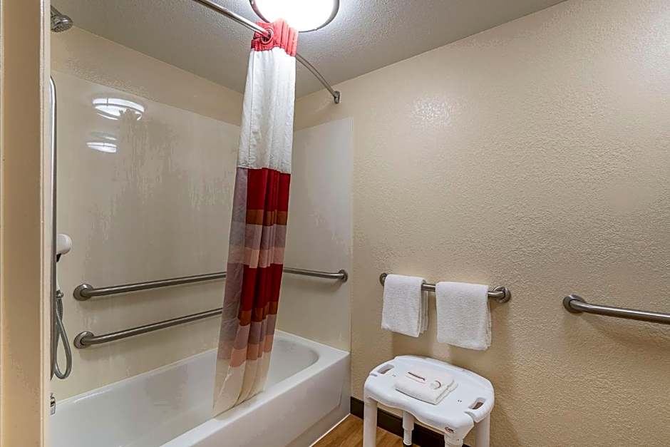 Red Roof PLUS+ & Suites Chattanooga - Downtown