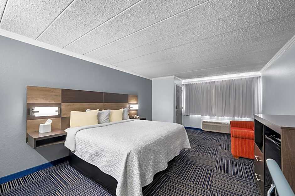 Admiralty Inn & Suites - a Red Collection Hotel