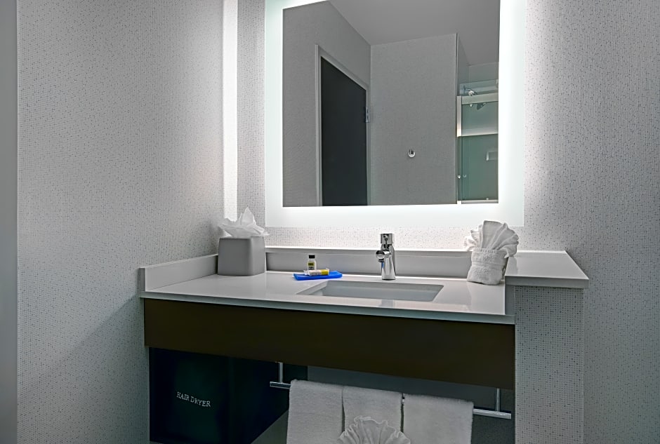 Holiday Inn Express And Suites Milwaukee - Brookfield By IHG