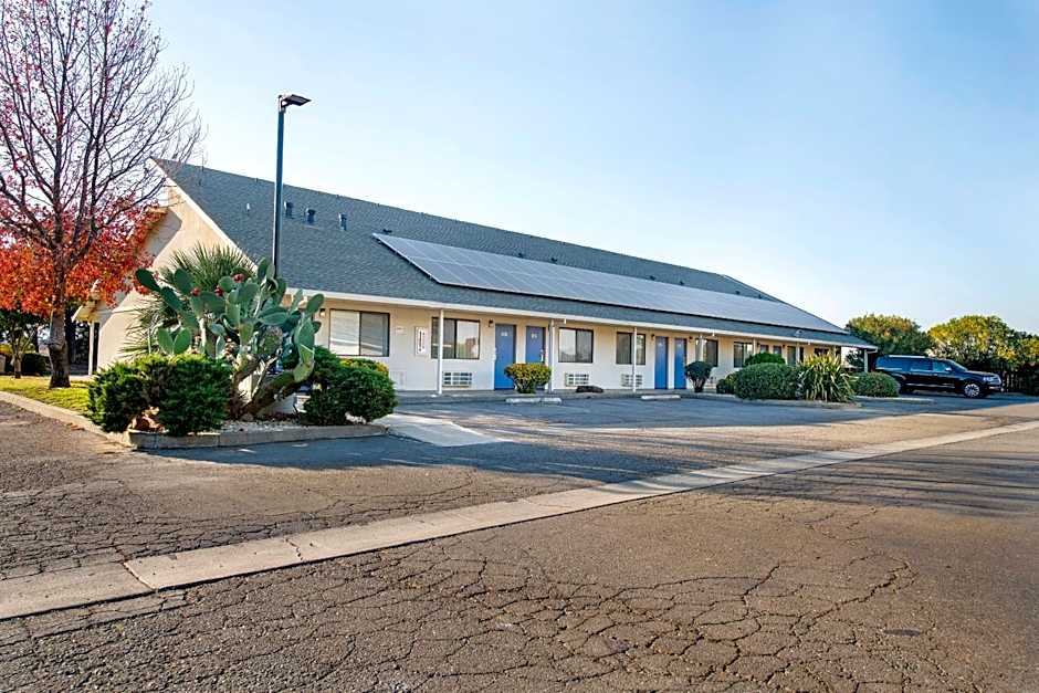 Super 8 by Wyndham Dunnigan