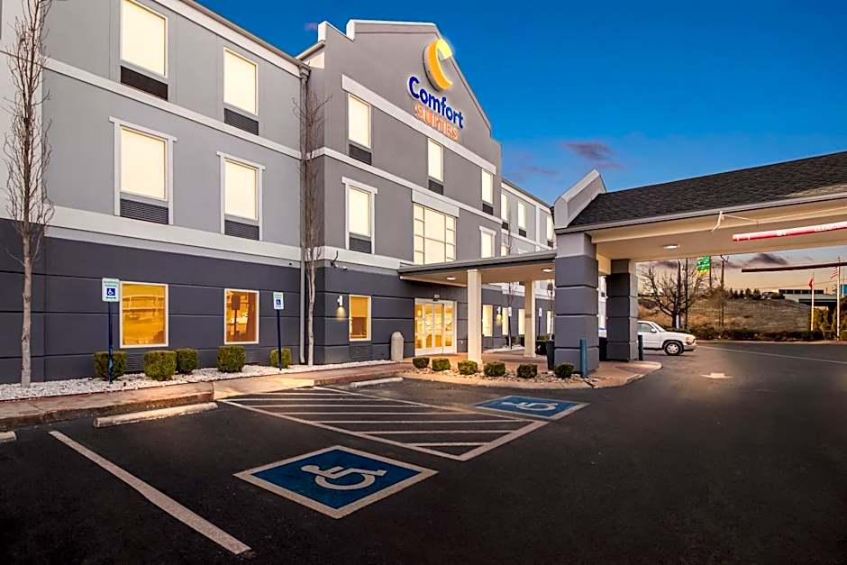 Comfort Suites At Rivergate Mall