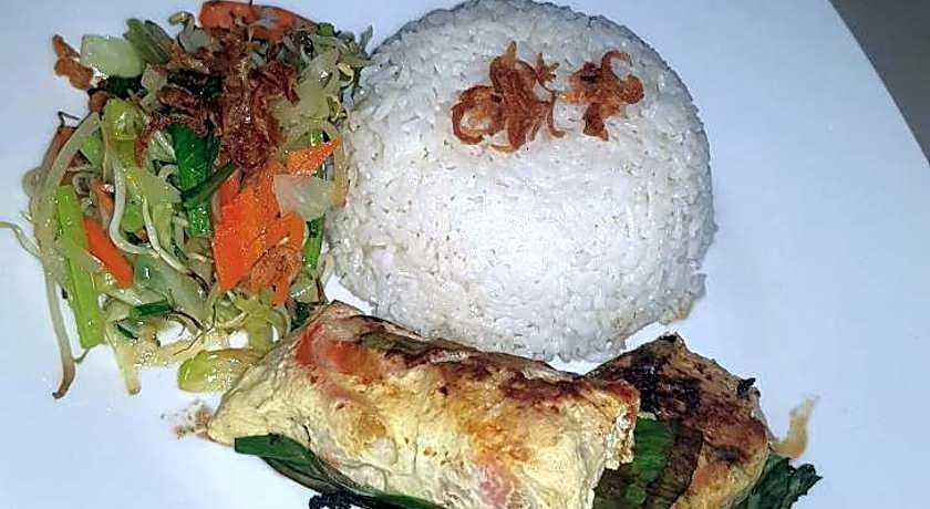 Reynold Artha Guest House RedPartner