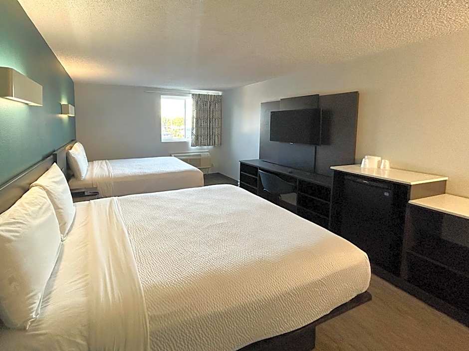 Studio 6 Suites Carson, CA