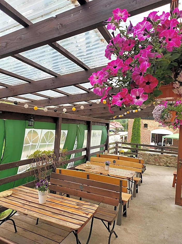 Folwark Tumiany Pokoje & Restauracja