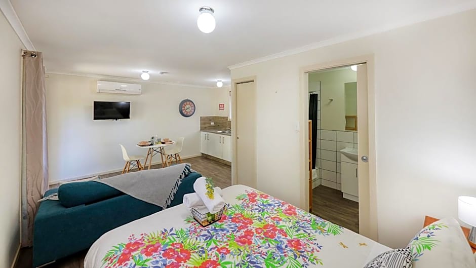 Silver Wattle Cabins