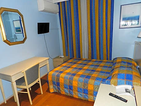 Classic Single Room