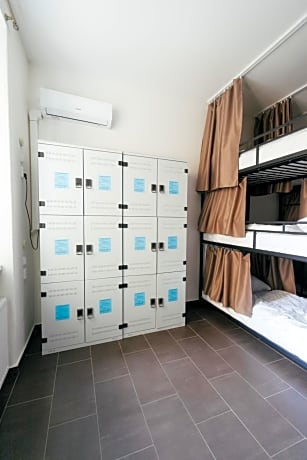 Single Bed in 12-Bed Mixed Dormitory Room