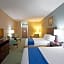 Holiday Inn Express and Suites Meriden