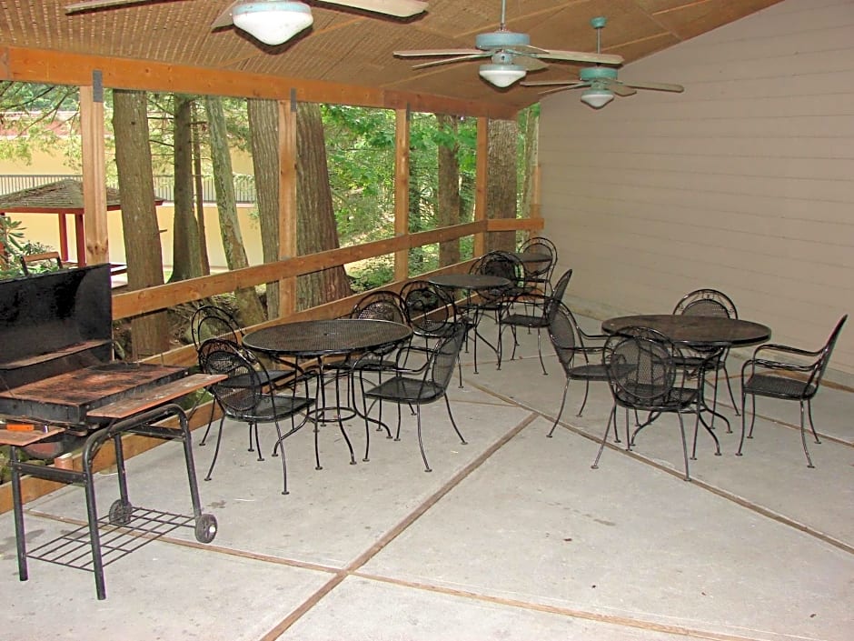 Sidney James Mountain Lodge