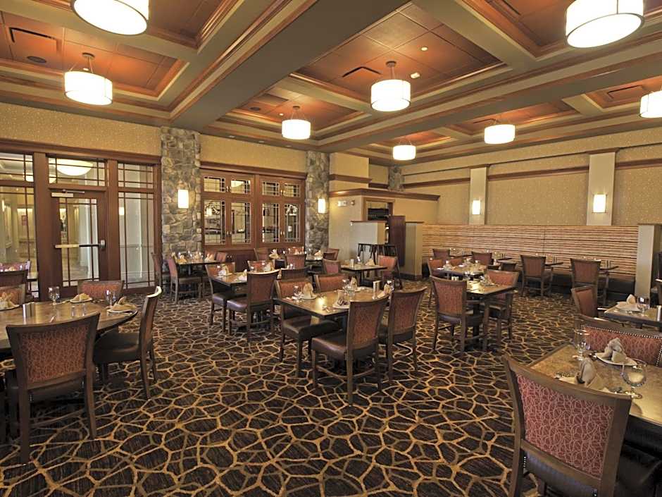 1000 Islands Harbor Hotel