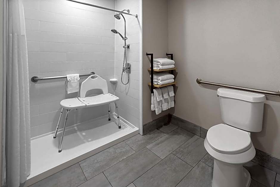 La Quinta Inn & Suites by Wyndham Mansfield, Oh