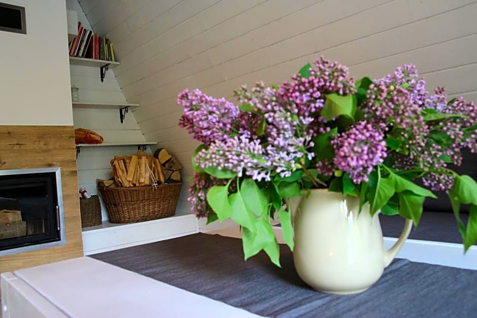 Grygielówka nad jeziorem - sauna & jacuzzi